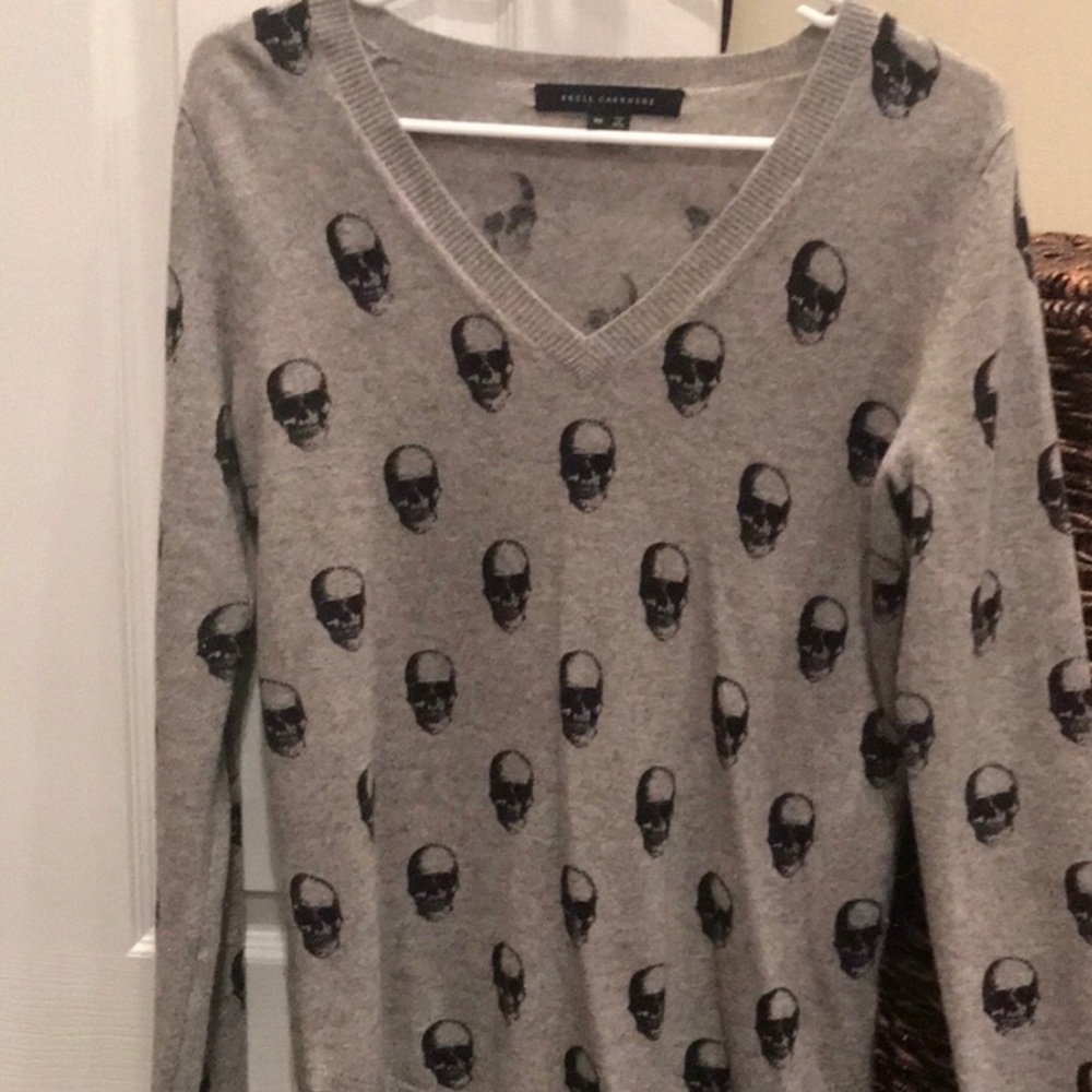 Skull Cashmere V-Neck sweater